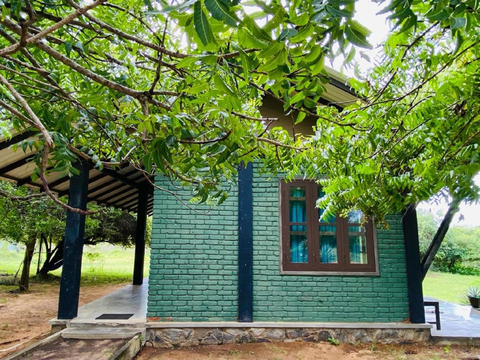 Yala Ying Yang Hostel & Camping Екстериор снимка