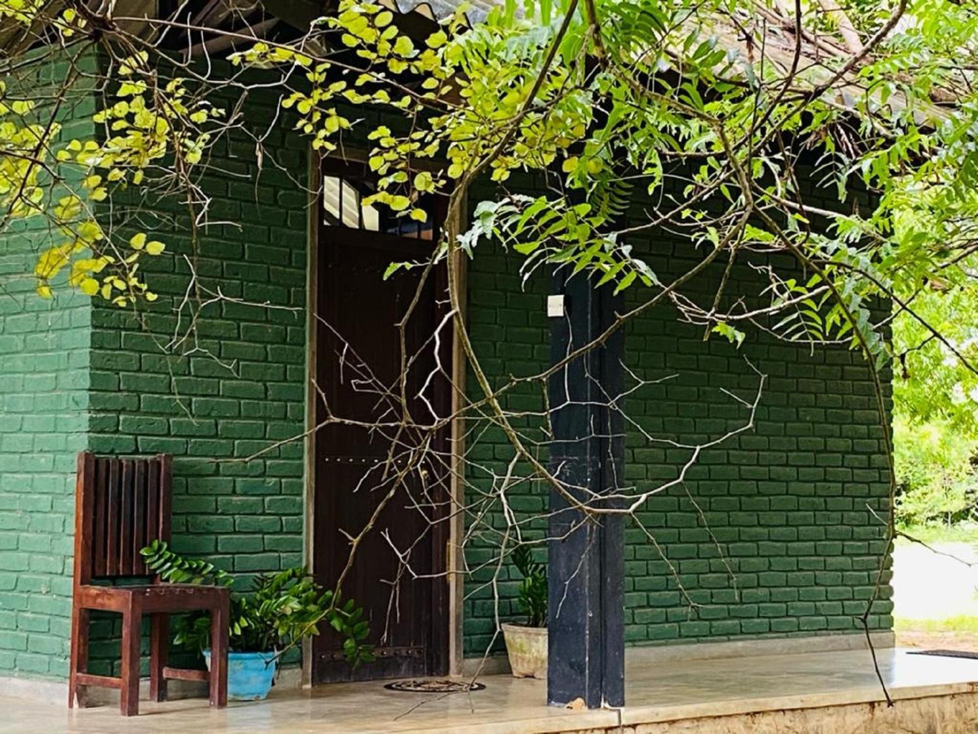 Yala Ying Yang Hostel & Camping Екстериор снимка