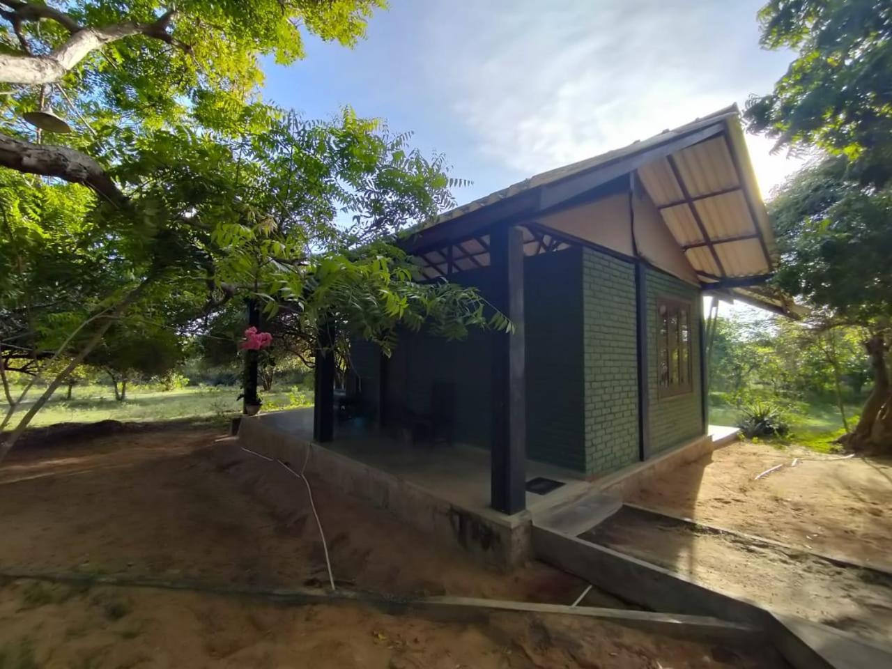 Yala Ying Yang Hostel & Camping Екстериор снимка